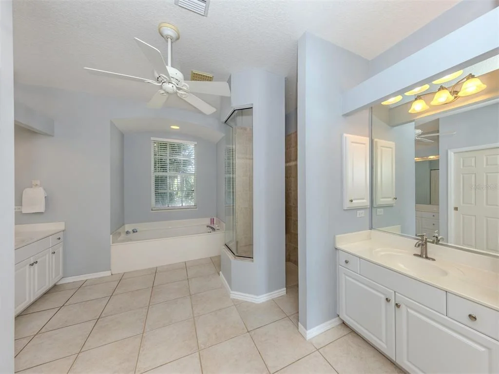 Photo of 853 HILLCREST DRIVE