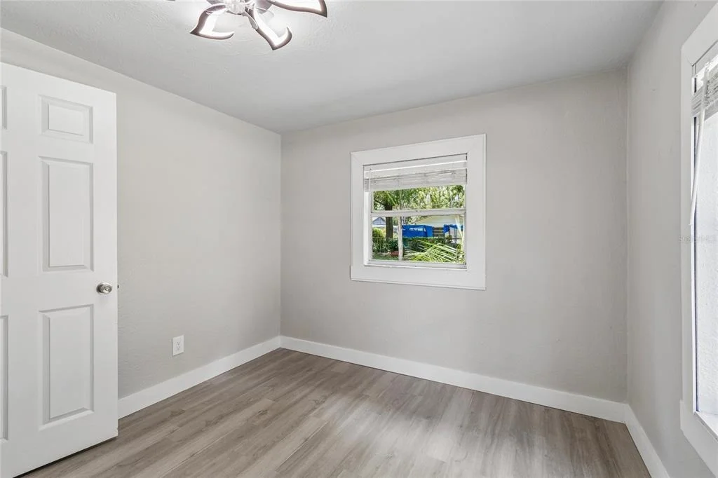Photo of 1614 E MAPLE AVENUE