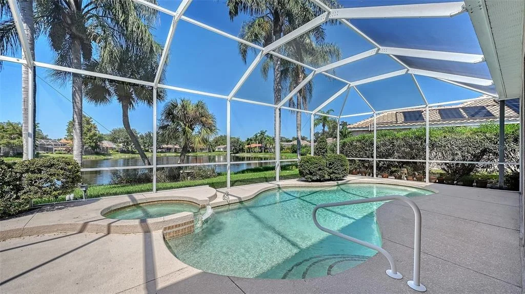 Photo of 335 PARK TRACE BOULEVARD