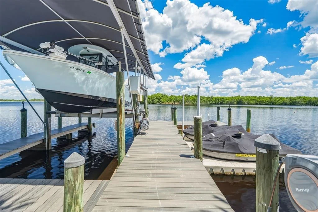 Photo of 2424 HARBOUR DRIVE