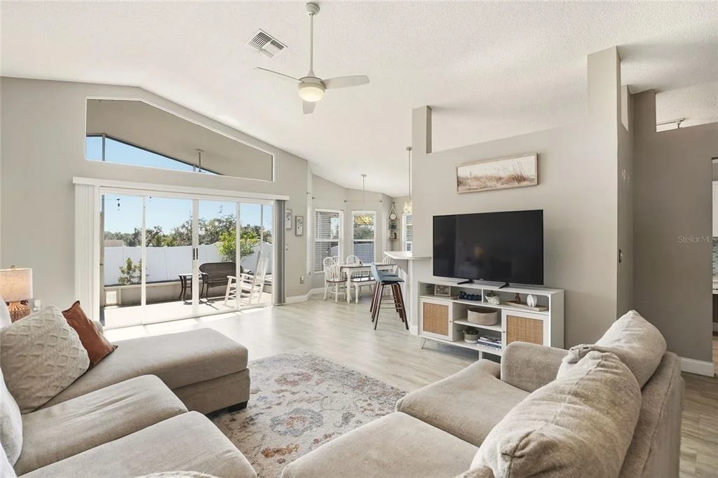 Photo of 412 EMERALD COVE LOOP