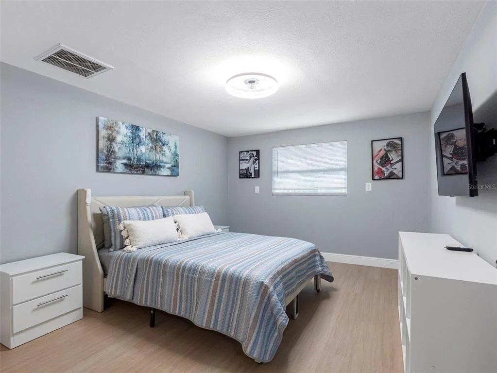 Photo of 1036 VIKING DRIVE