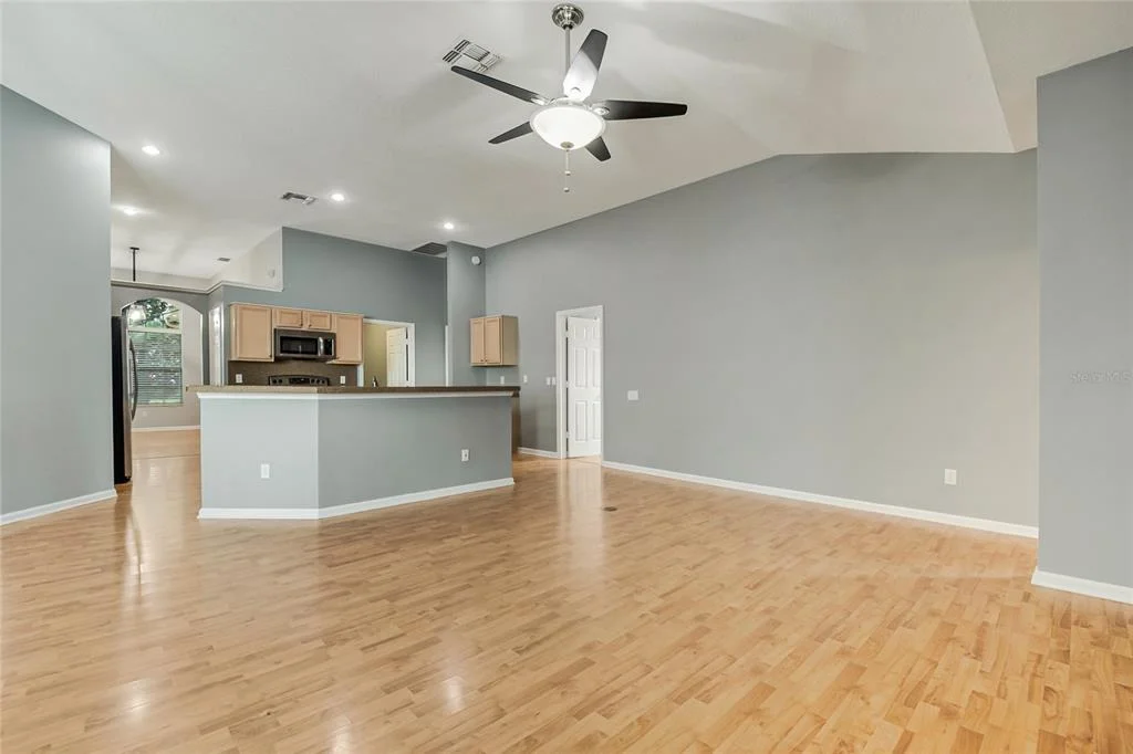 Photo of 116 OAK GROVE CIRCLE