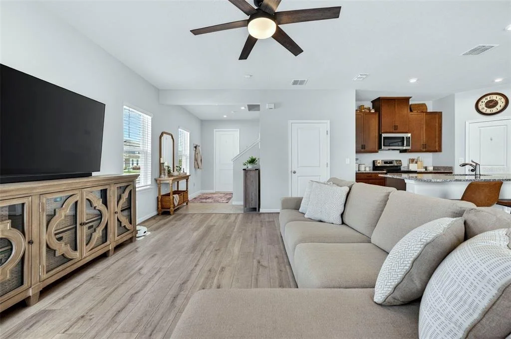 Photo of 381 CRESTWIND DRIVE