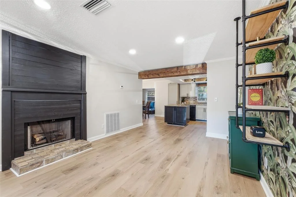 Photo of 9627 HIDDEN OAKS CIRCLE