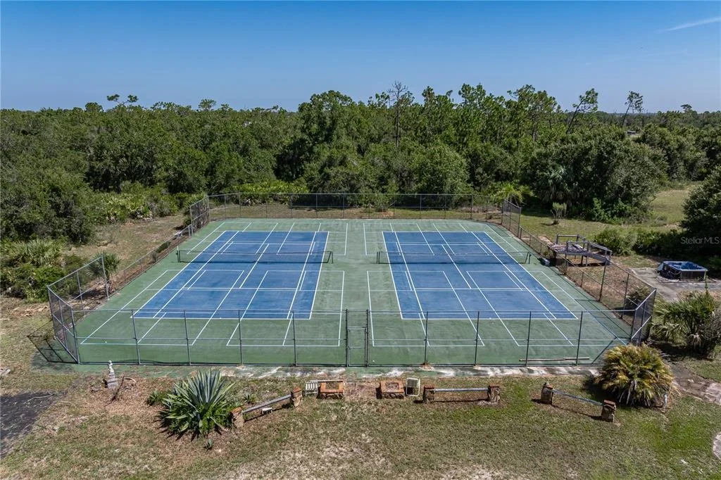 Photo of 2065 DUNCAN ROAD