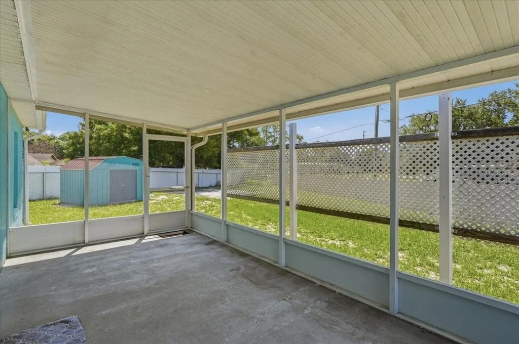 Photo of 372 LAKE DAISY CIR