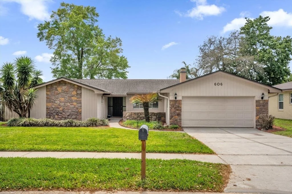 Photo of 606 IRIS STREET