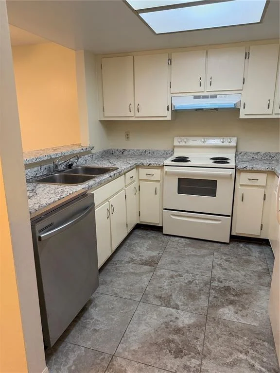 Photo of Unit 29 at 2919 REGENCY DRIVE
