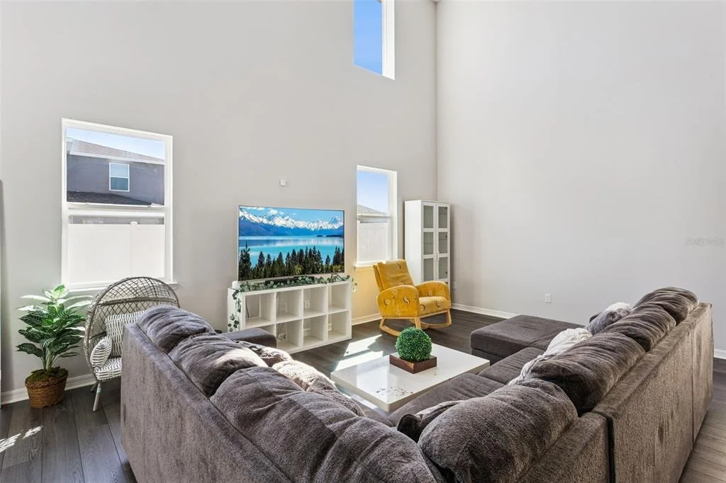Photo of 1111 LONE PALM WAY