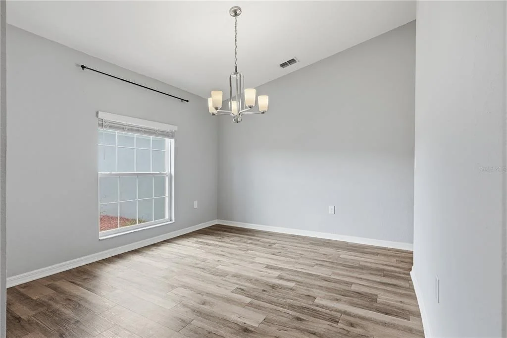 Photo of 185 CLOVERBROOK TRAIL