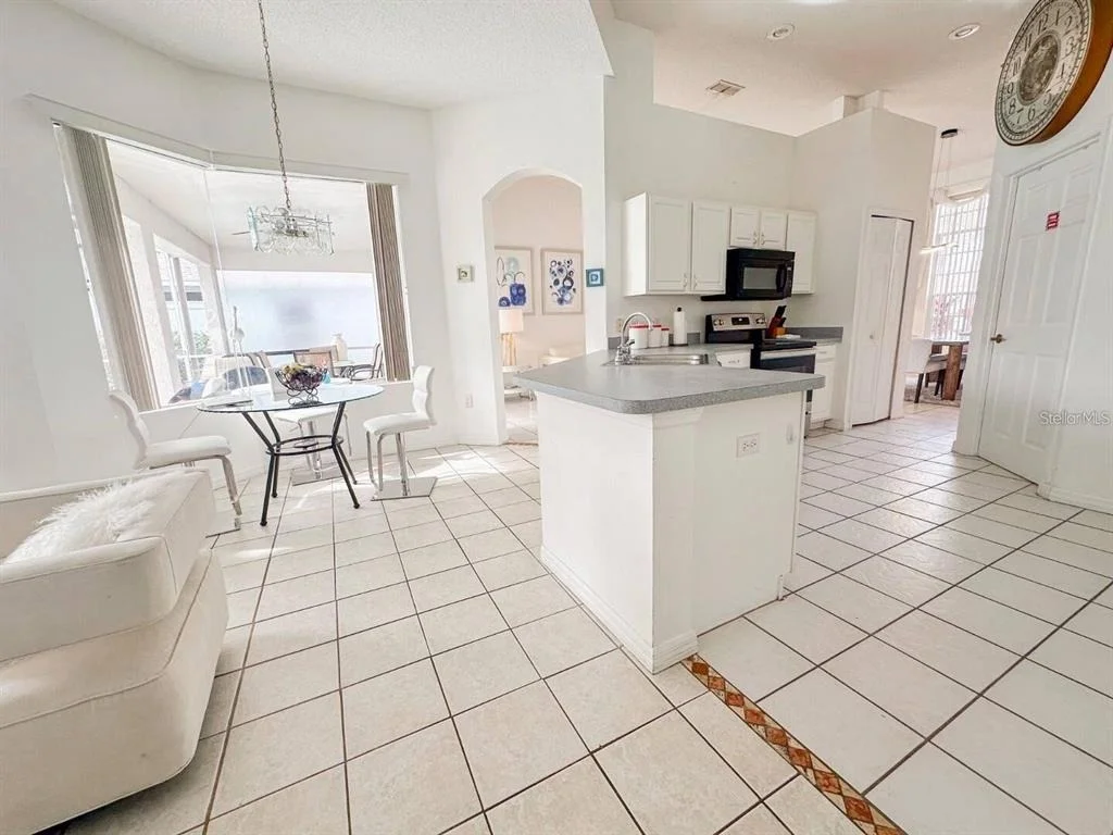 Photo of 344 GROSVENOR LOOP