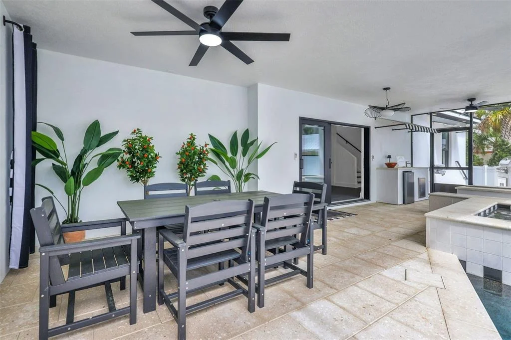 Photo of 39 E PARK AVENUE