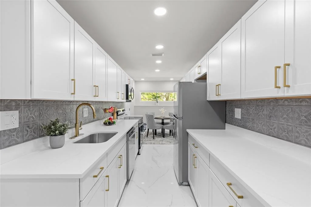 Photo of 1375 LAKE DRIVE