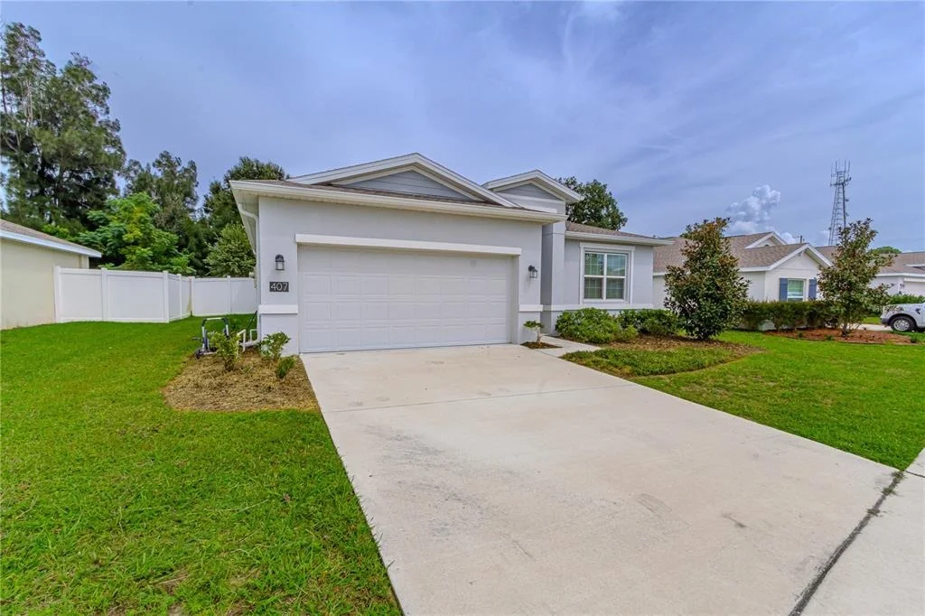 Photo of 407 THREE OAKS DRIVE