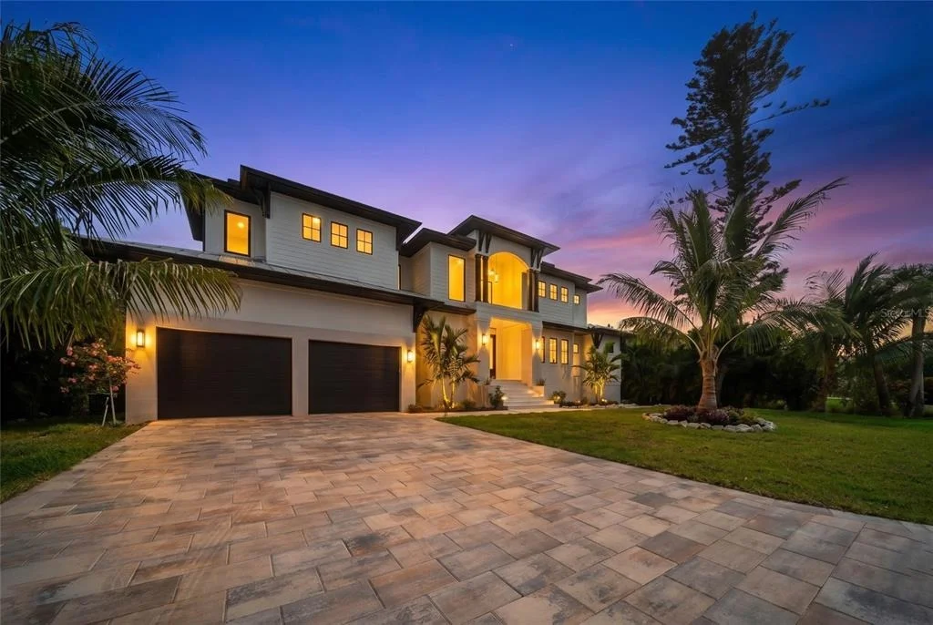 Photo of 626 BUTTONWOOD DRIVE