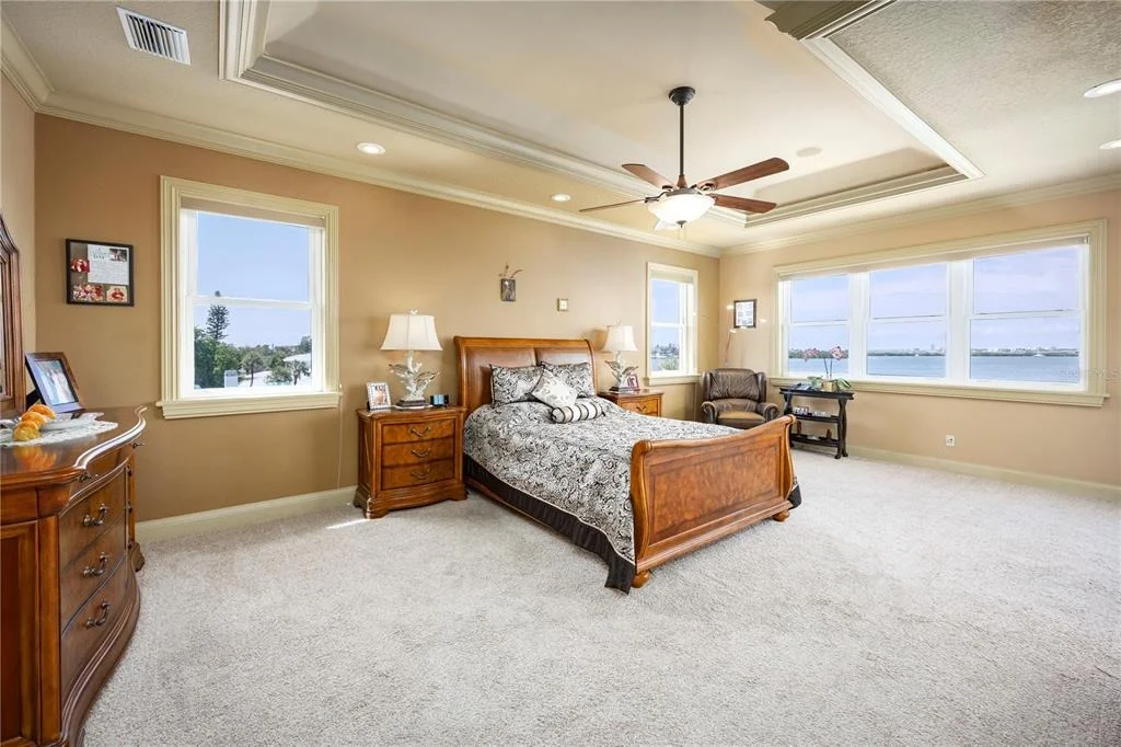 Photo of 306 HARBOR DRIVE
