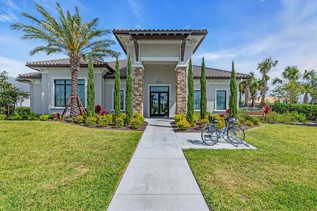 Photo of 4642 CRESTPOINT WAY