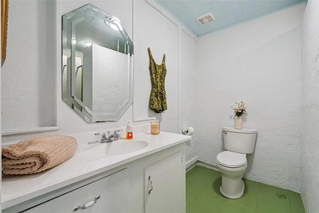 Photo of 2422 TOPPING PLACE