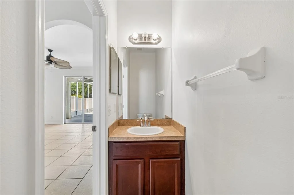 Photo of 915 WINDTON OAK DRIVE
