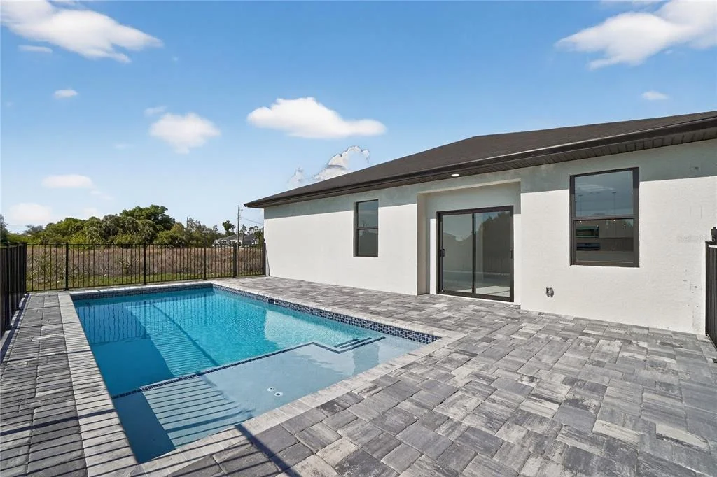 Photo of 336 SUNSET ROAD