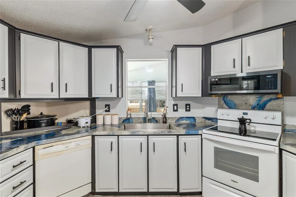 Photo of 6832 NE 3RD PLACE