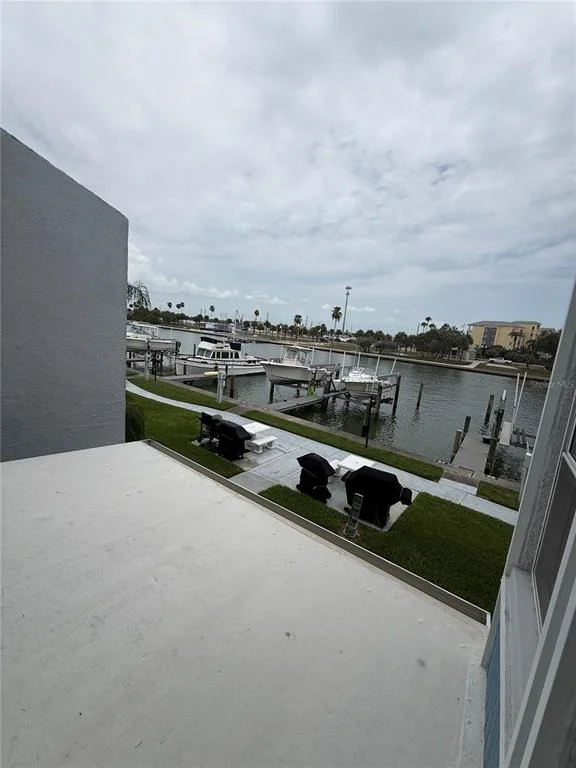 Photo of Unit H at 315 MEDALLION BOULEVARD