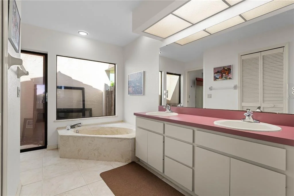Photo of 308 COLONY POINT DRIVE