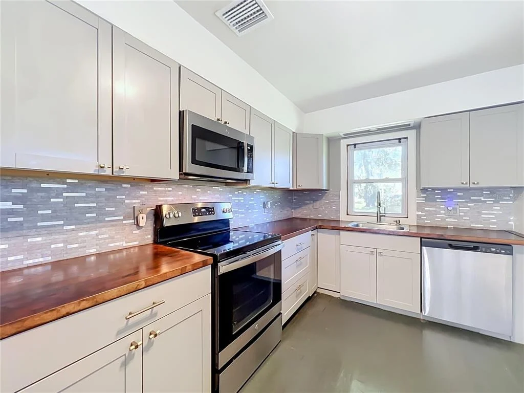 Photo of 5465 LAKE TYNER DRIVE