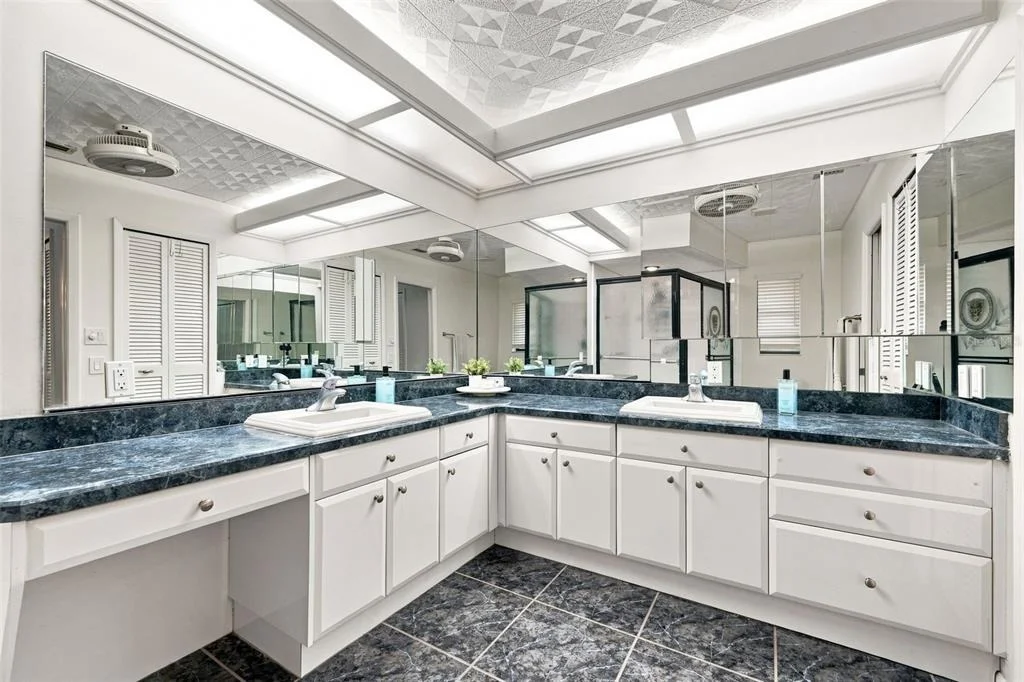Photo of 550 PALMDALE DRIVE