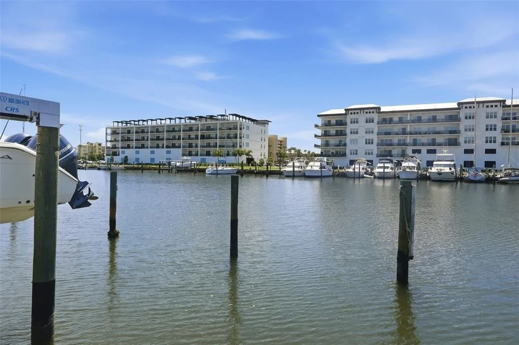 Photo of Unit F at 175 MEDALLION BOULEVARD