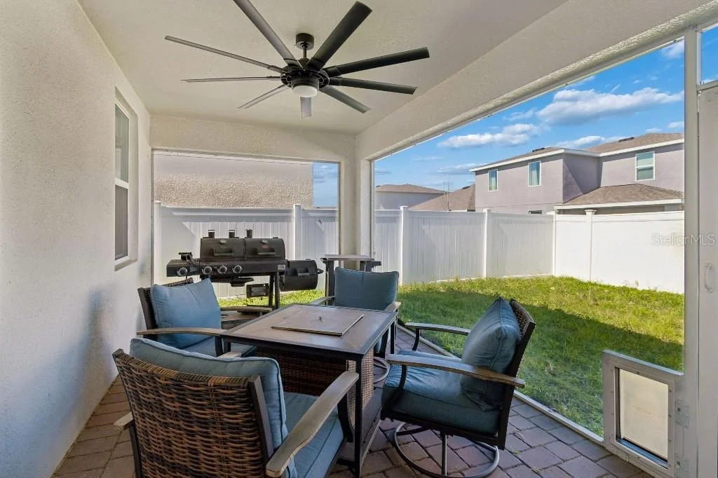 Photo of 1101 LONE PALM WAY