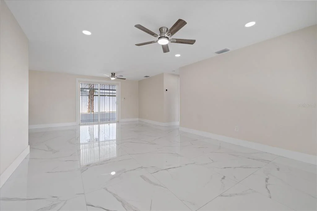 Photo of 2229 ROSELAWN DRIVE