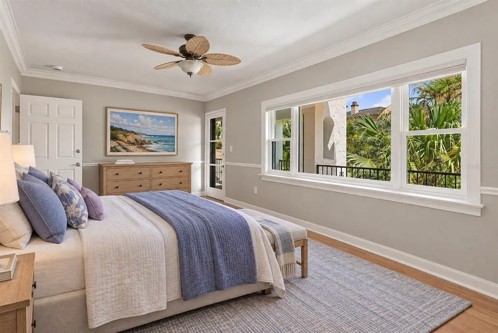 Photo of 980 BAY ESPLANADE