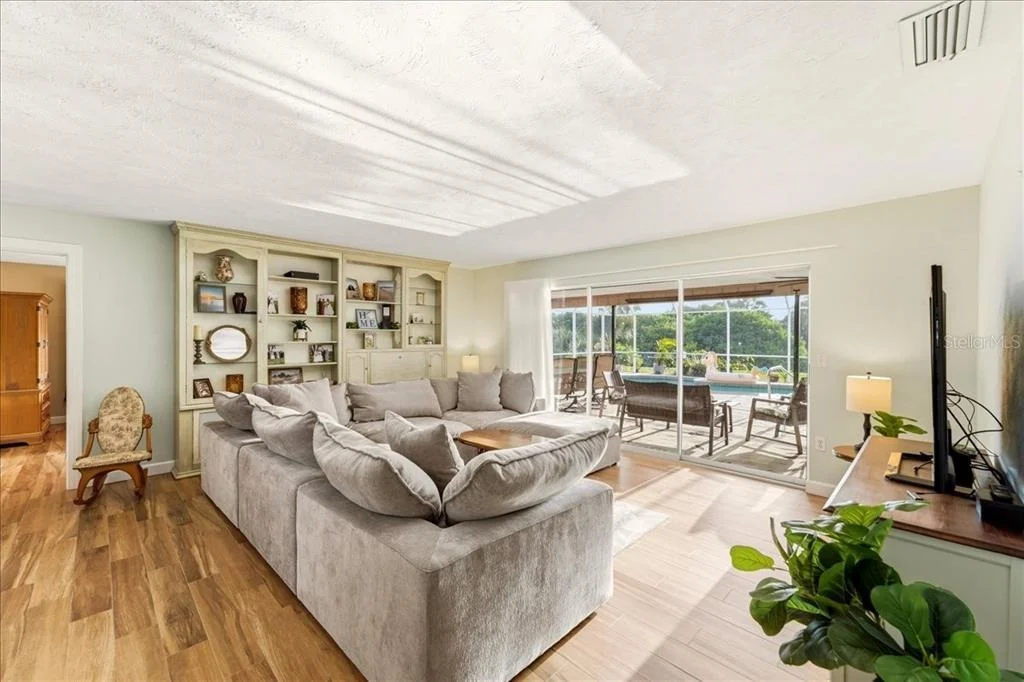 Photo of 413 SIGNORELLI DRIVE