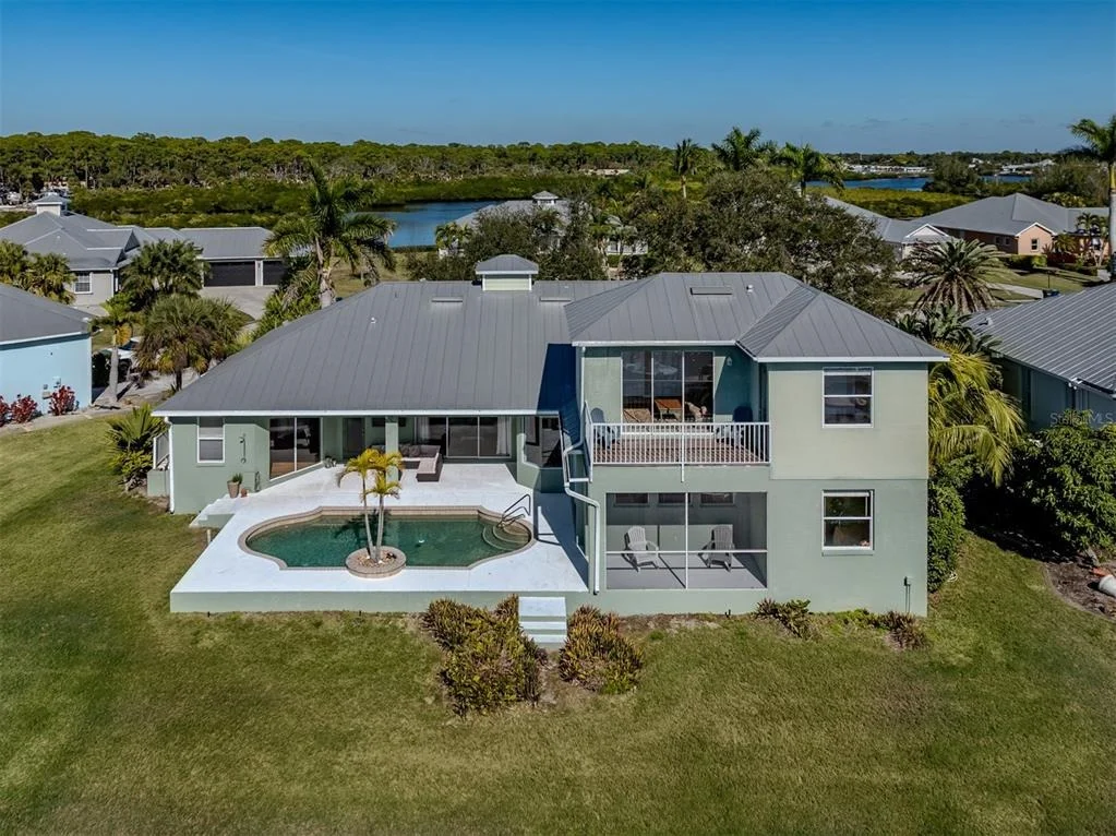 Photo of 853 HILLCREST DRIVE