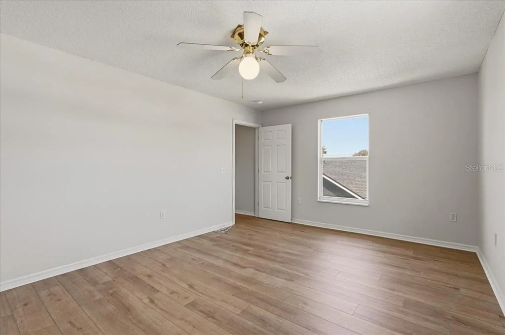Photo of 372 LAKE DAISY CIR