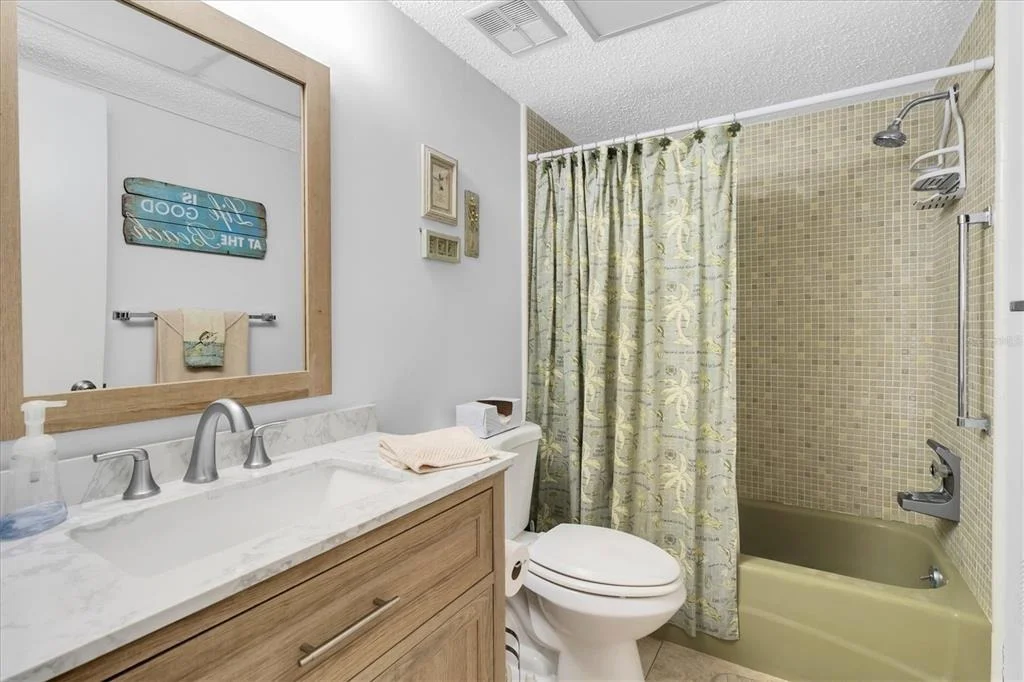 Photo of Unit 6A at 1701 PINEHURST ROAD