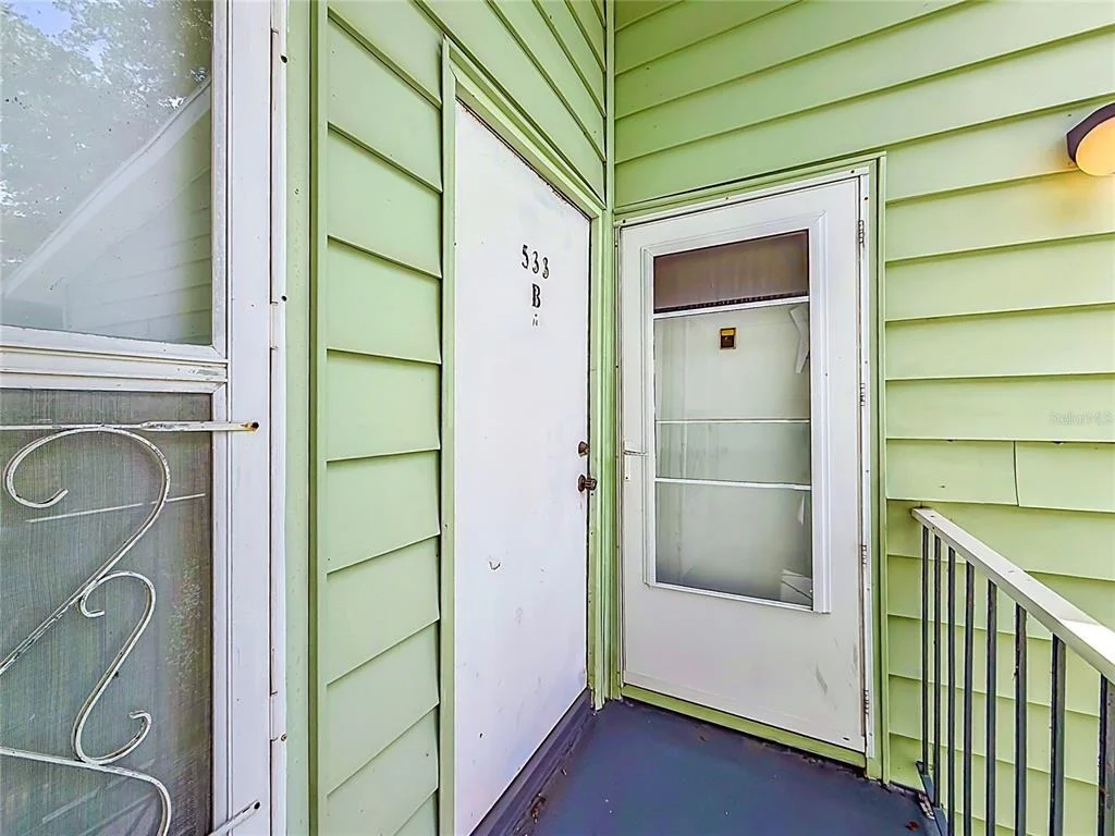 Photo of Unit B at 533 MIDWAY DRIVE