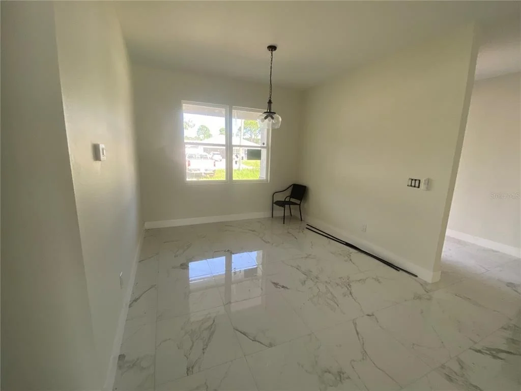 Photo of 410 CITROEN DRIVE