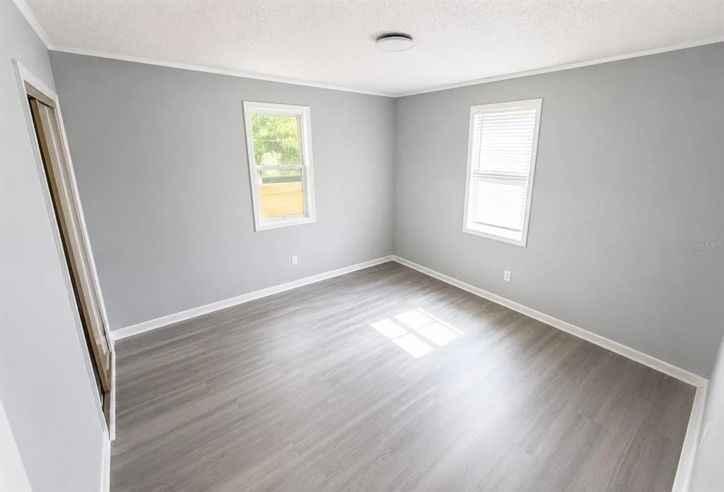 Photo of 415 AVENUE E SE