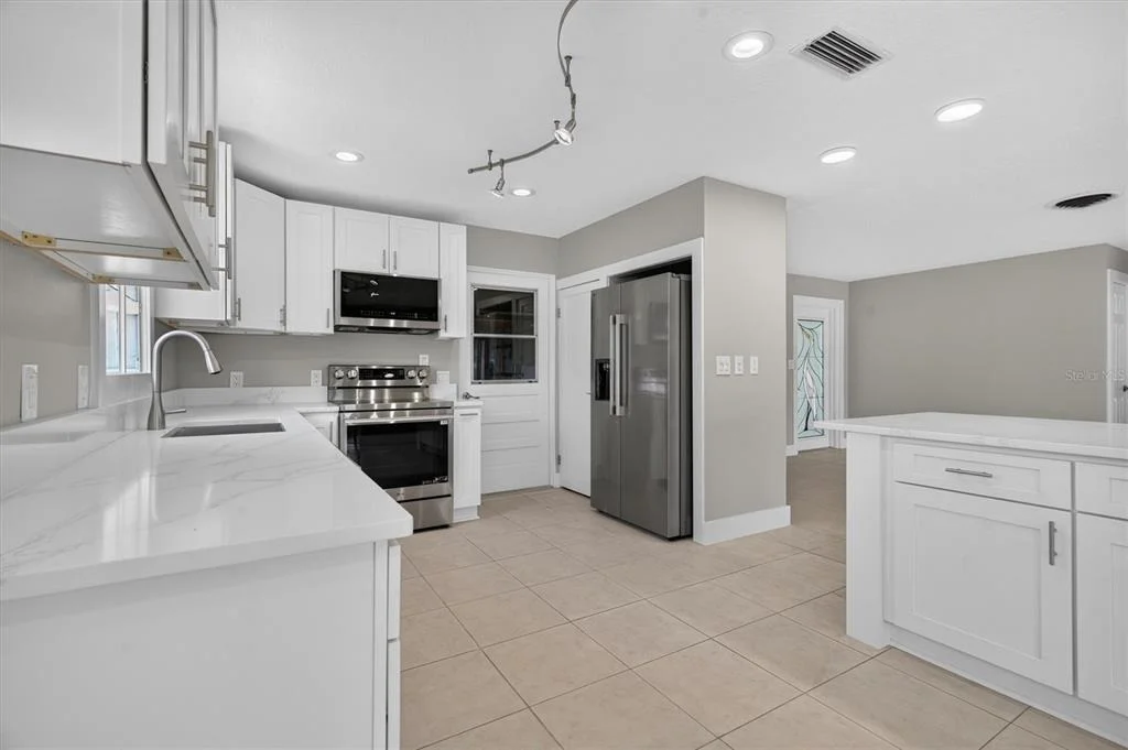 Photo of 541 LILLIAN DRIVE