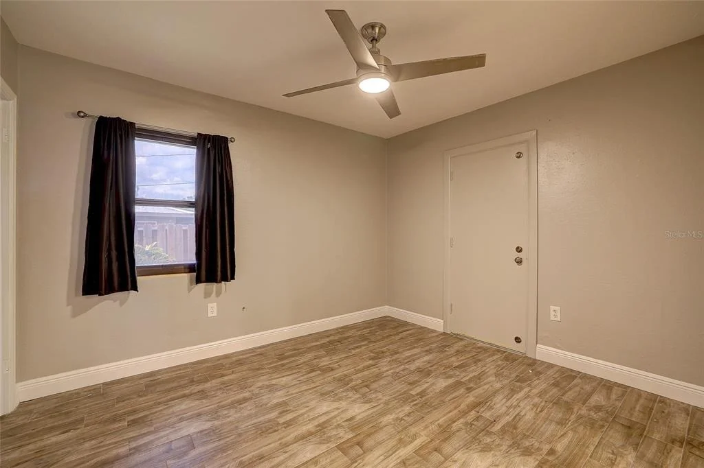 Photo of 323 SUWANEE AVENUE