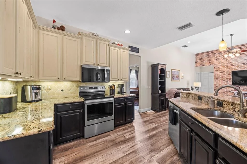 Photo of 743 STONECREST DRIVE