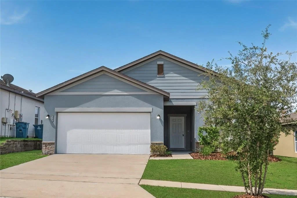Photo of 327 EAGLECREST DRIVE