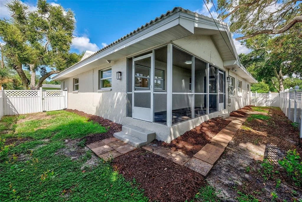 Photo of 833 TALLOWOOD DRIVE