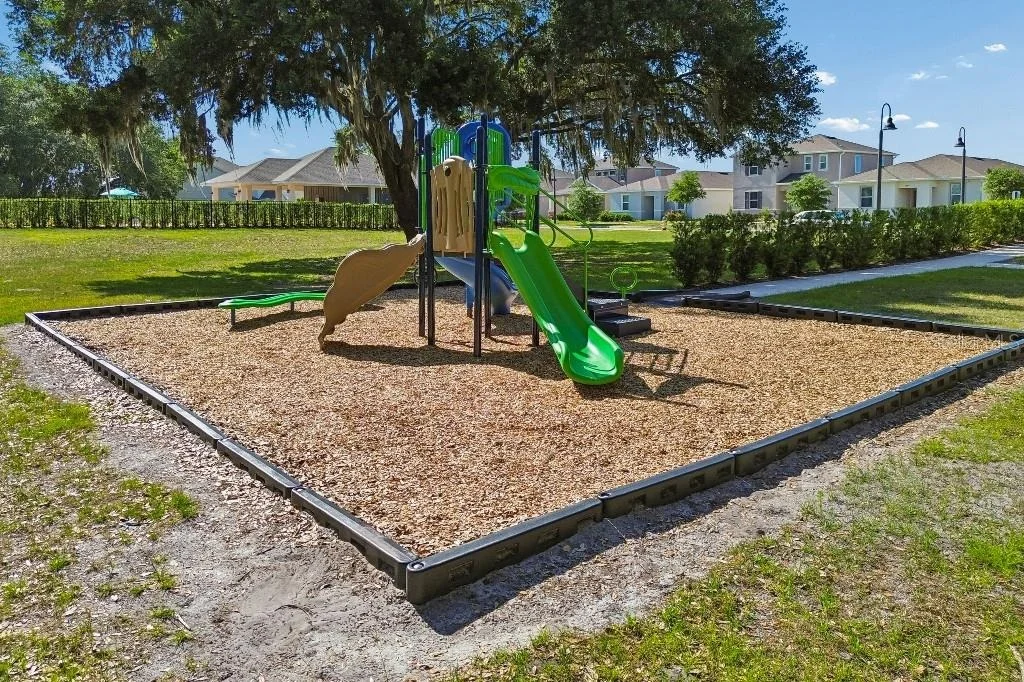 Photo of 1101 LONE PALM WAY