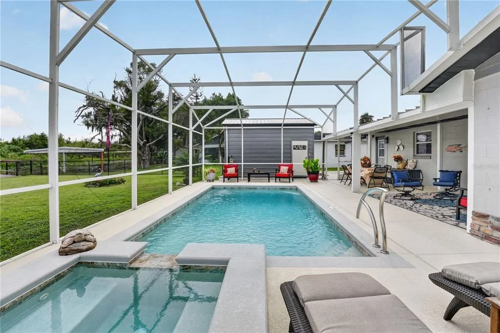 Photo of 28050 LOIS DRIVE