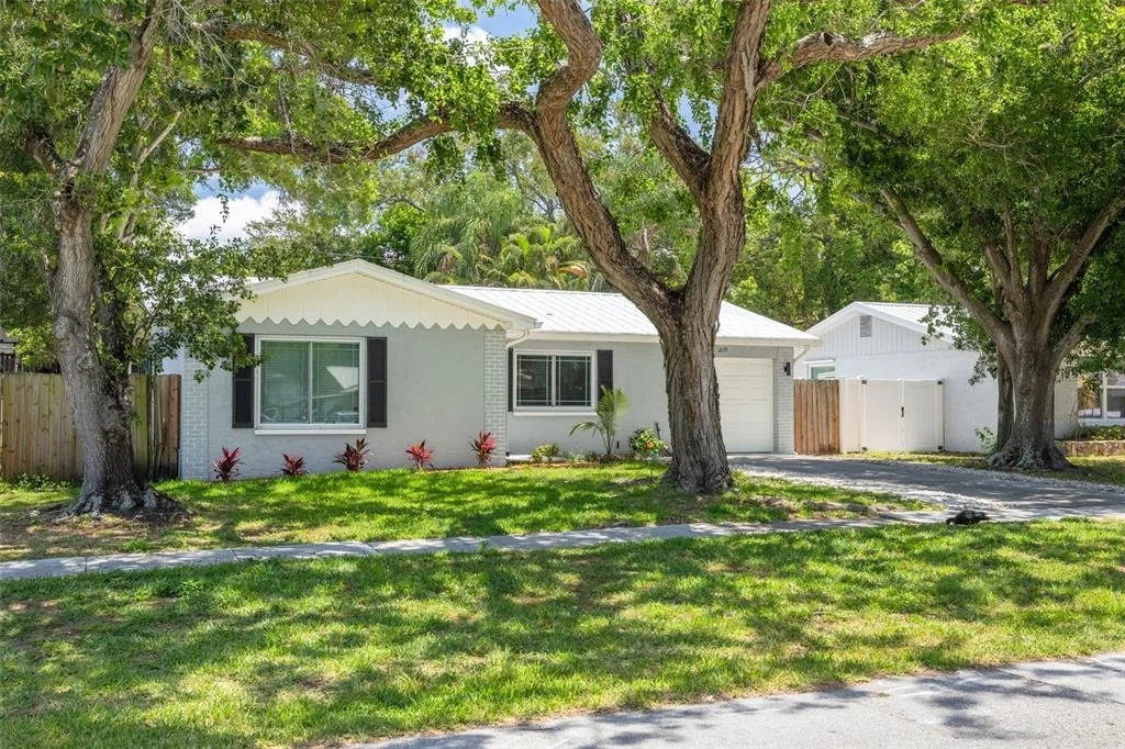Photo of 1819 WEST DRIVE