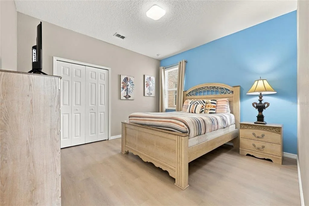 Photo of 6000 OAK GREEN LOOP
